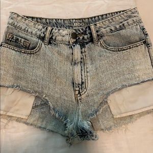 BDG - High-waisted jean shorts